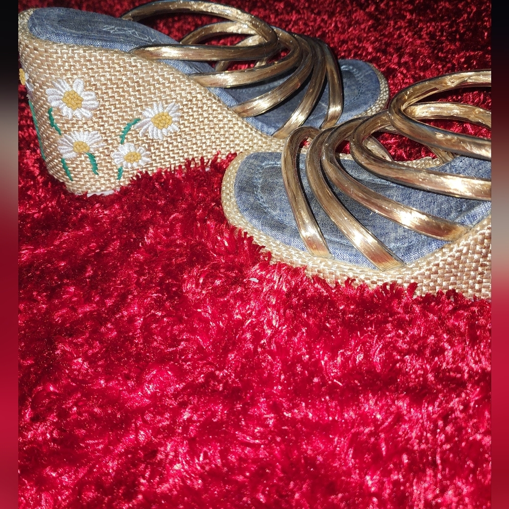 Ladies sandals